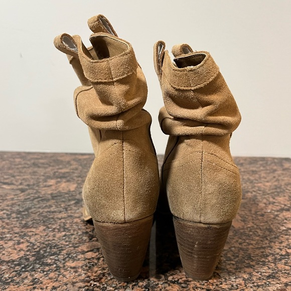 Melrose and Market “Theda” Tan Suede Slouch Ankle Boot size 7
NWB - Picture 4 of 8